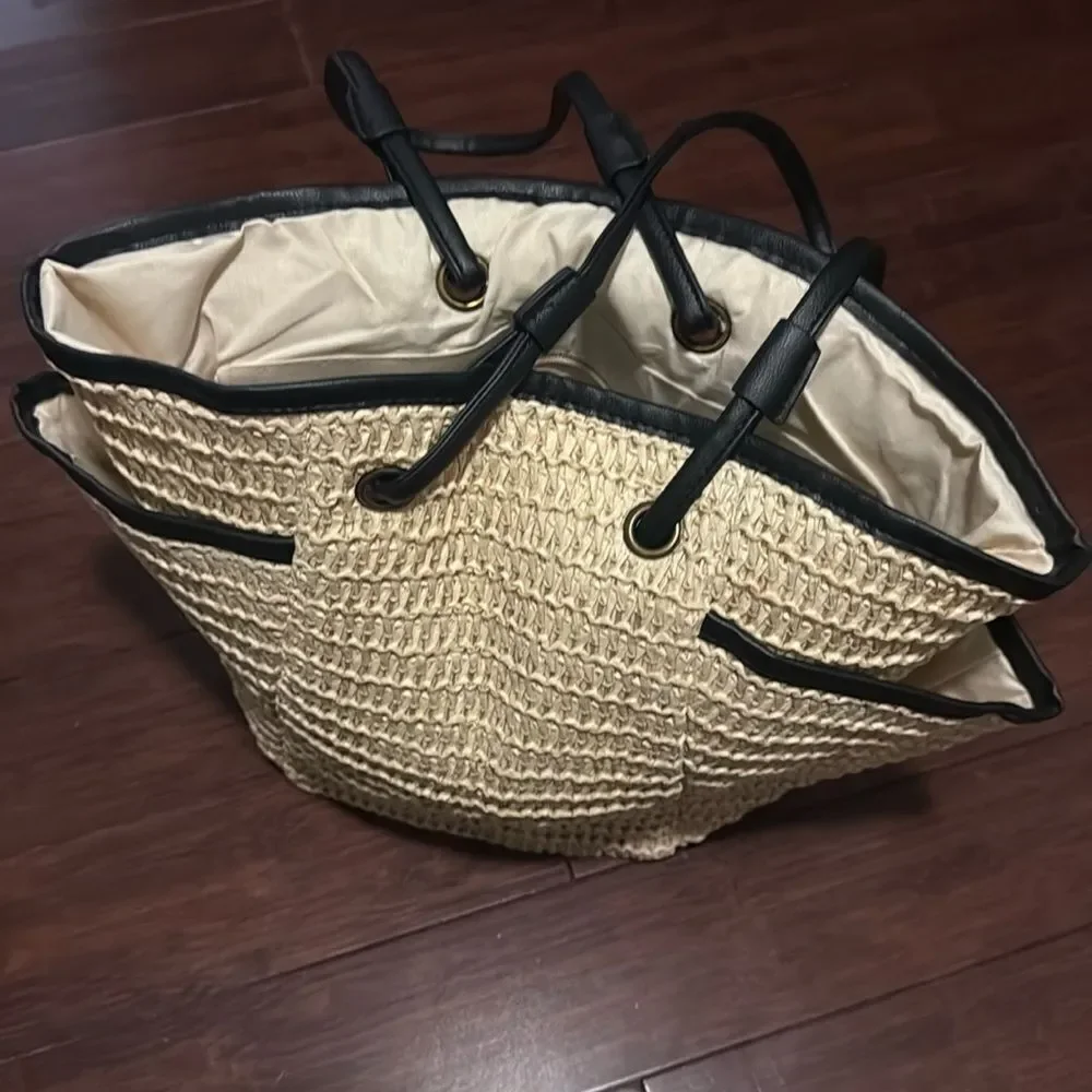 Stylish Tan and Black Women's Tote Bag Leather Strap Large Tote Zip Top NWT